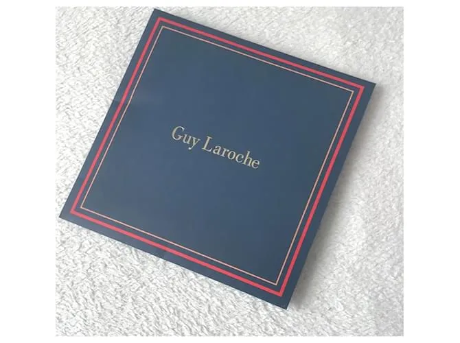 Guy Laroche Bufandas Blanco Roja Azul 