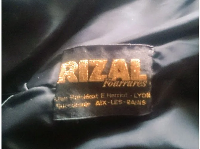 Rizal Chaquetas Negro 